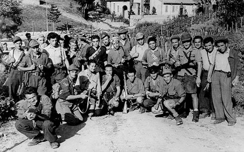 Partigiani dell'Oltrepò<br />
con: Dina Croce, Guido Varesi, Renzo Salvini, Schiavi Lino, Schiavi Ginetto, Luigi Panigazzi, Alfredo Pallini, Clemente Ferrario, Giacomo Bruni, Luchino Dal Verme.