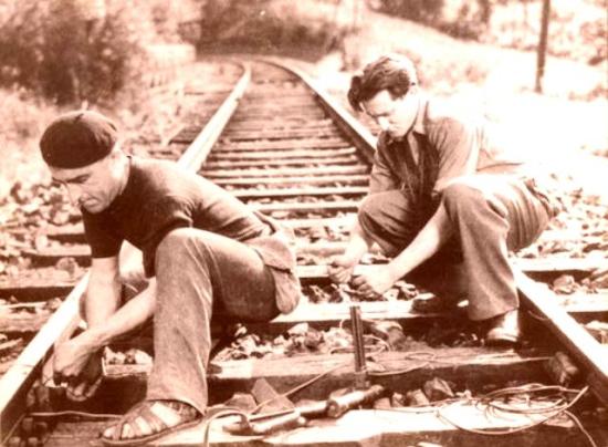 LES SABOTEURS DU RAIL     <br />
Quelque part en France – 1943-44