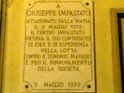 Targa in memoria di Giuseppe Impastato.