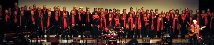 Coro Inni e Canti di Lotta "Giovanna Marini" (nella foto, con Giovanna Marini stessa alla direzione e alla chitarra).