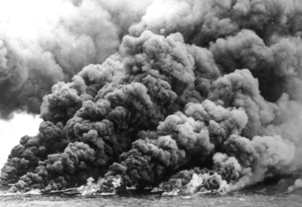 La Torrey Canyon bombardata dalla RAF