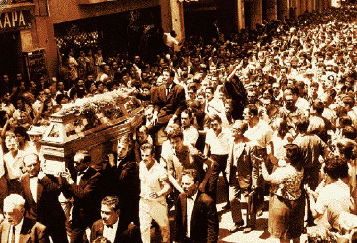 I funerali di Sotiris Petroulas. Atene, 22 luglio 1965.