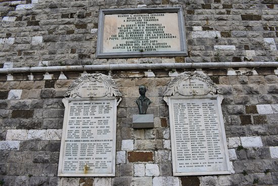 Livorno non si piega (Labronicamente ribelle)