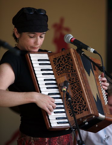 2008, Live at Edmonton Folk Music Festival