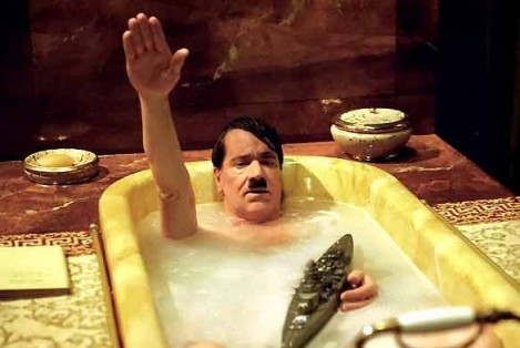 Fotografia dal film ”Mein Führer – Die wirklich wahrste Wahrheit über Adolf Hitler”, regia di Dani Levy, Germania 2007.