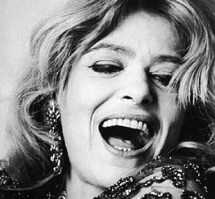 Εγώ είμαι ξένος που περνά (Ο δικαστής)