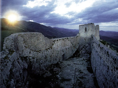 Le rovine del castello di Montségur.