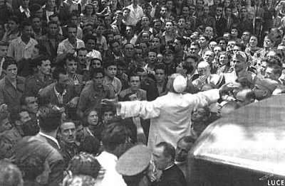 "...e in mezzo a San Lorenzo spalancò le ali..."