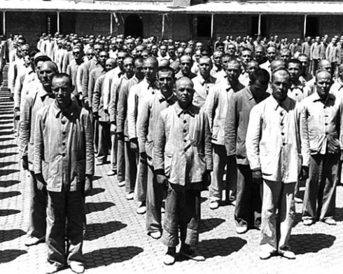 Prigionieri politici repubblicani nel cortile della prigione di Ocaña, ‎Toledo