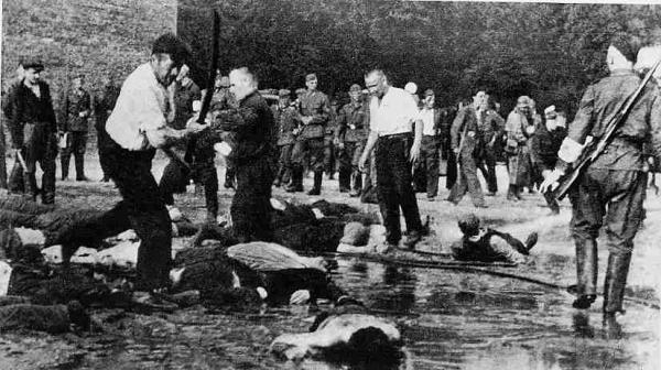Kaunas, Lituania, giugno 1941. Civili, partigiani anti-sovietici e Einsatzgruppen nazisti massacrano gli ebrei della zona: circa 5.000 i morti, torturati e uccisi con coltelli e mazze.