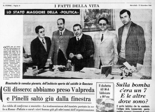 Questura di Milano, 17 dicembre 1969. Foto di gruppo della Squadra Politica. Da sinistra: vicedirigente Vincenzo Putomatti; vicedirigente Beniamino Zagari; dirigente Antonino Allegra (capo ufficio Politico); vicedirigente Marcello Giancristofaro; commissario Luigi Calabresi.