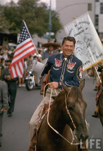 Ronald Reagan durante la ‎campagna elettorale californiana del 1966, che vinse diventando governatore fino al 1975, per due ‎mandati. ‎
