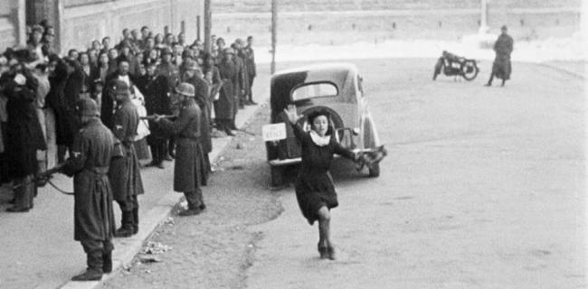 Anna Magnani, "Roma città aperta", regia di Roberto Rossellini, 1945.