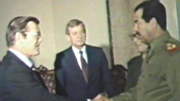  Donald Rumsfeld e Saddam Hussein, 20/12/1983 Baghdad