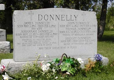 ‎La tomba della famiglia ‎Donnelly‎