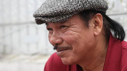 Il cantautore vietnamita Trần Tiến, nato nel 1947.