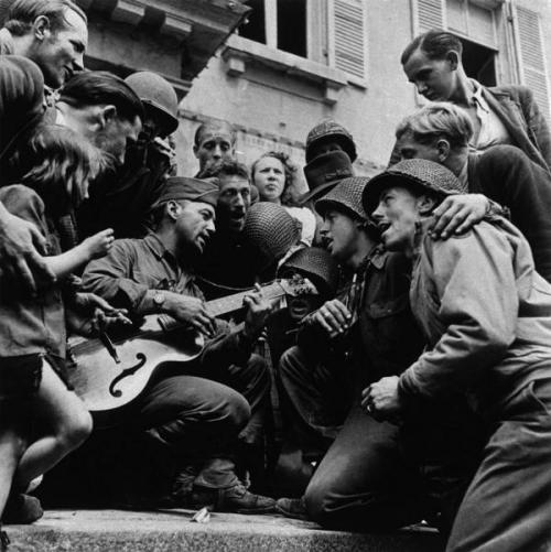 Cherbourg, Francia, 1944: «Liberté !»