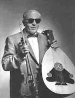 Udi Hrant con il suo oud.