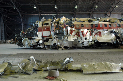 La strage di Ustica. Il relitto dell'aereo Itavia ricostruito in hangar.