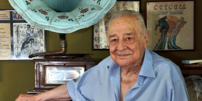 Εδώ παπάς, εκεί παπάς