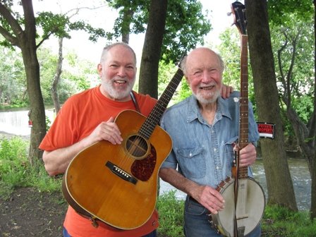 Lorre Wyatt e Pete Seeger.