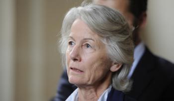 Dominique, la vedova del prefetto Érignac.