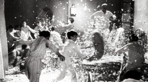 Scena dal film Zéro de conduite, di Jean Vigo, 1933.‎